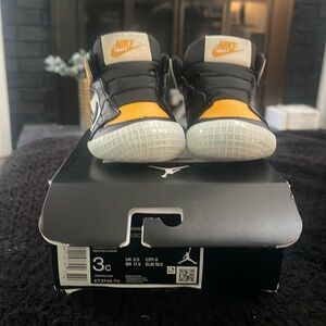 3C Nike ones soft bottom